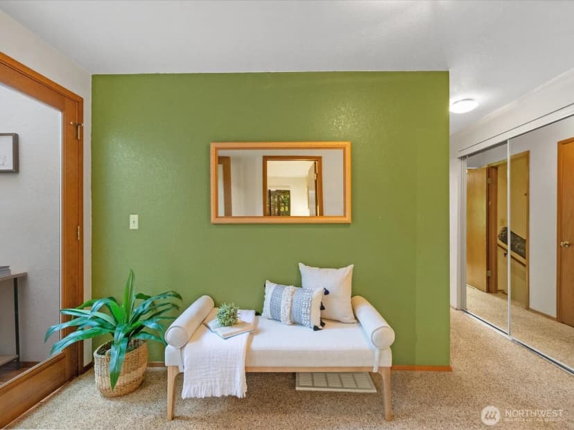 Property photo for 17116 Gravenstein Road, Bothell photo 3