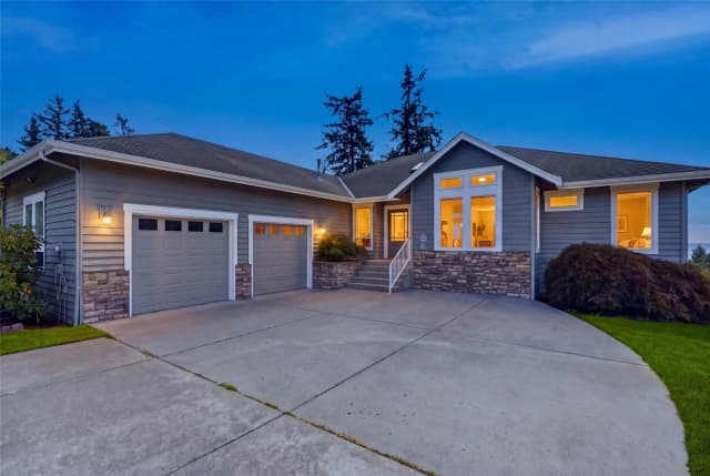 Property photo for 11504 76th Avenue Nw, Tulalip photo 2