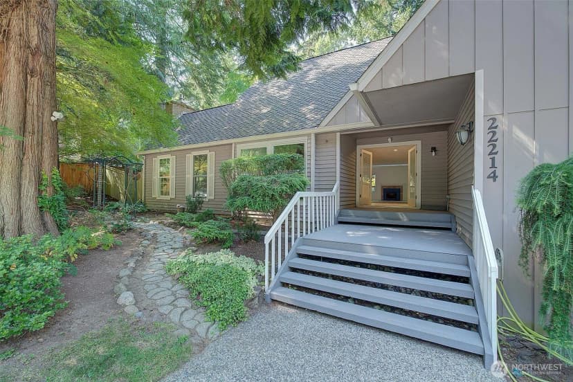 Property photo for 22214 Ne 28th Place, Sammamish photo 2