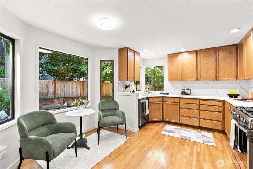 Property photo for 22214 Ne 28th Place, Sammamish photo 8