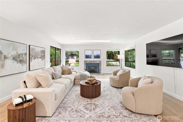 Property photo for 22214 Ne 28th Place, Sammamish photo 3