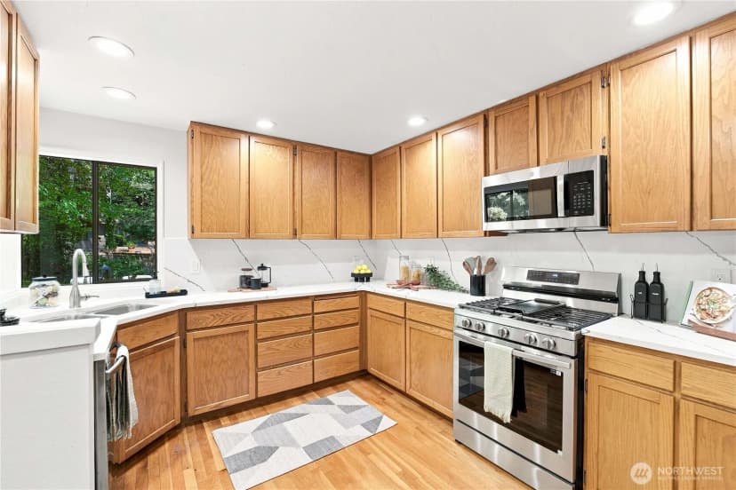Property photo for 22214 Ne 28th Place, Sammamish photo 9