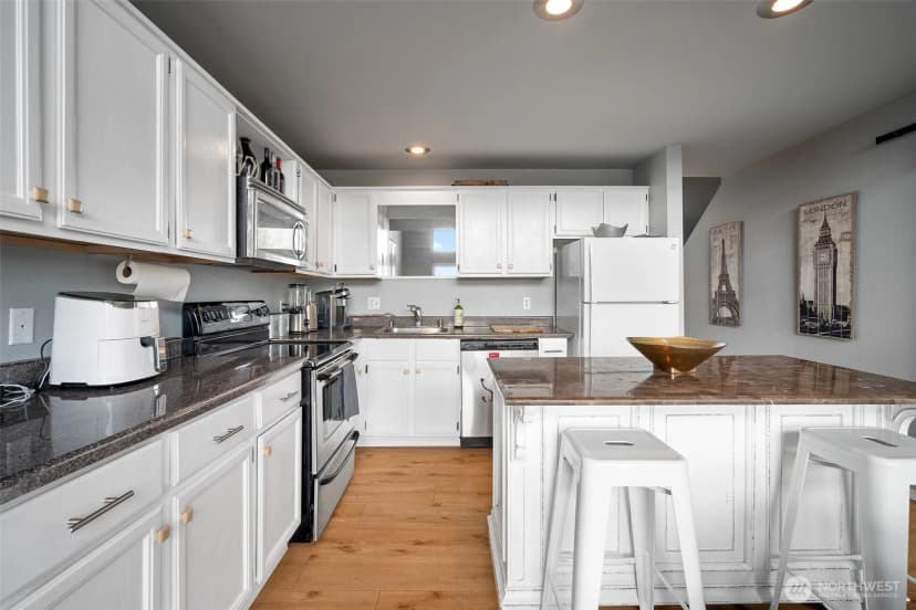 Property photo for 7806 Birch Bay Drive #808, Blaine photo 8