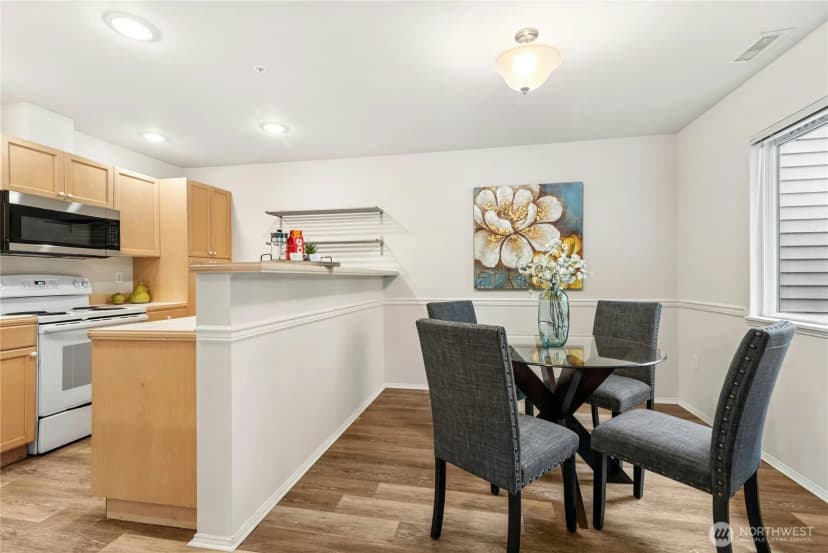 Property photo for 25235 Se Klahanie Boulevard #e305, Sammamish photo 6