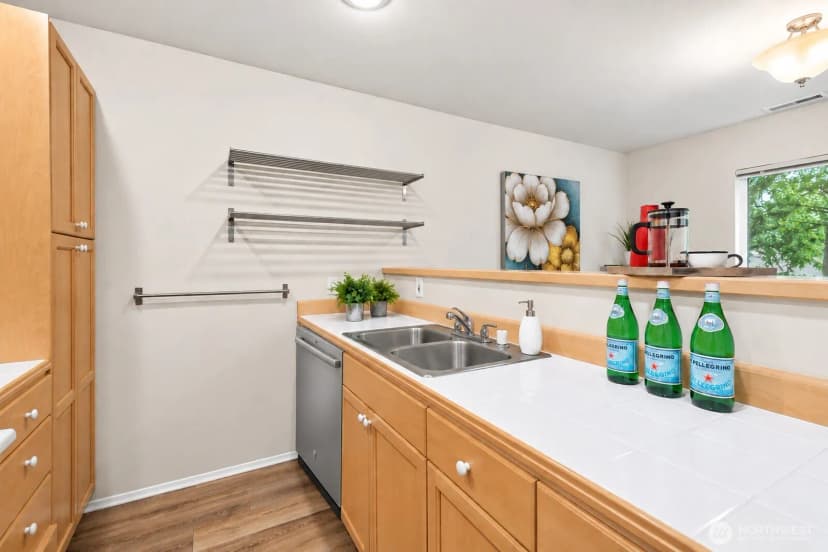 Property photo for 25235 Se Klahanie Boulevard #e305, Sammamish photo 9