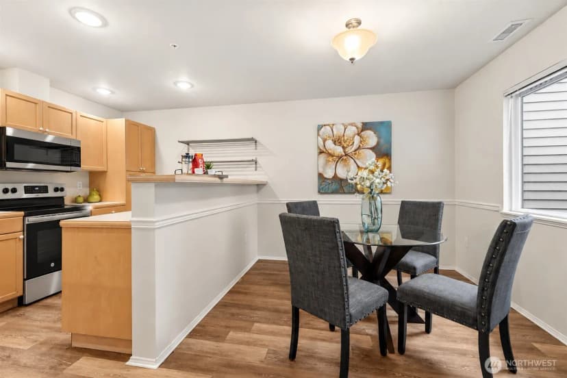 Property photo for 25235 Se Klahanie Boulevard #e305, Sammamish photo 6