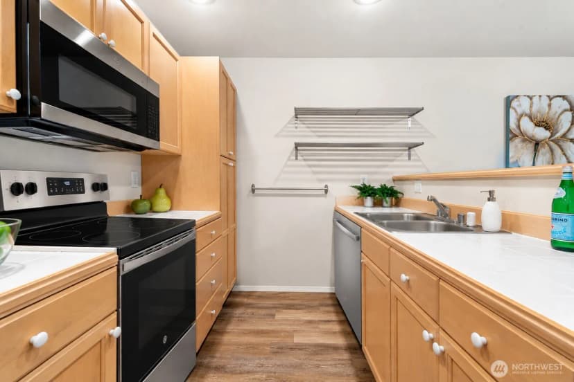Property photo for 25235 Se Klahanie Boulevard #e305, Sammamish photo 8