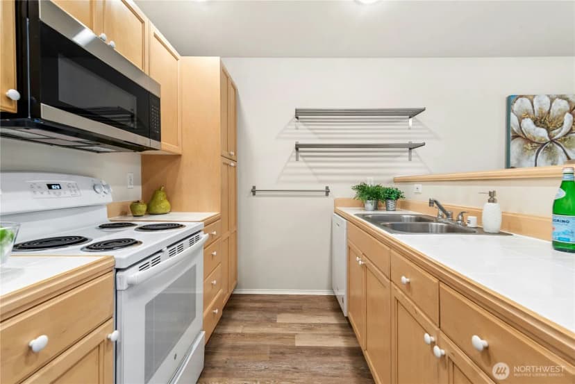 Property photo for 25235 Se Klahanie Boulevard #e305, Sammamish photo 8