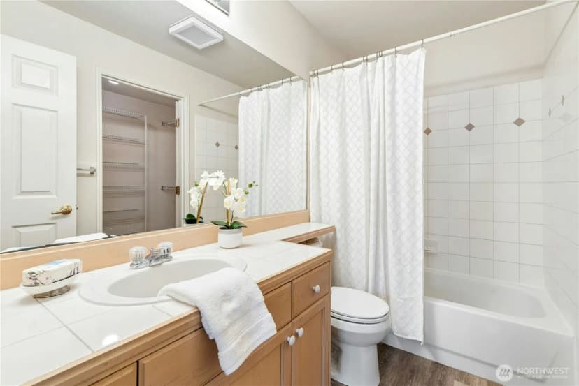 Property photo for 25235 Se Klahanie Boulevard #e305, Sammamish photo 13