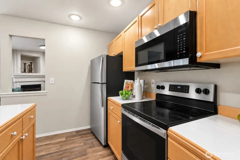 Property photo for 25235 Se Klahanie Boulevard #e305, Sammamish photo 10