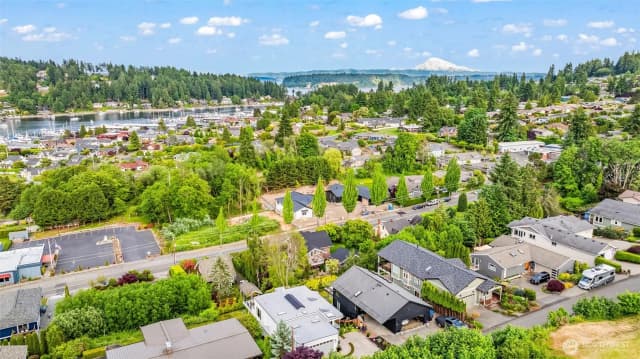 Property photo for 8118 Stinson Avenue, Gig Harbor photo 2