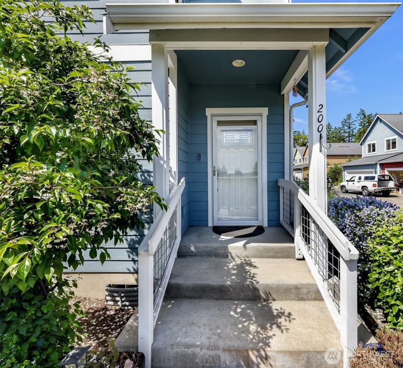 Property photo for 200 Nw 1st Street, Coupeville