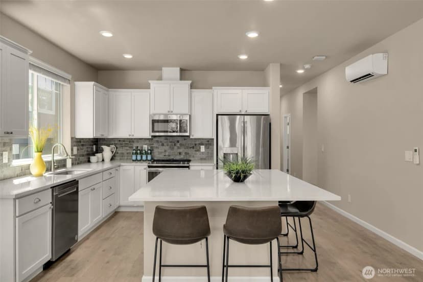 Property photo for 6523 31st Avenue Sw, Seattle photo 12