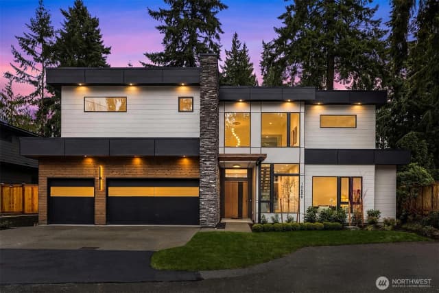 Property photo for 10656 Woodhaven Lane, Bellevue