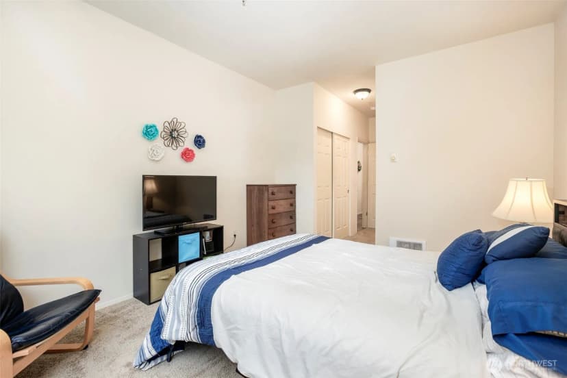 Property photo for 12712 Admiralty Way #g302, Everett photo 8