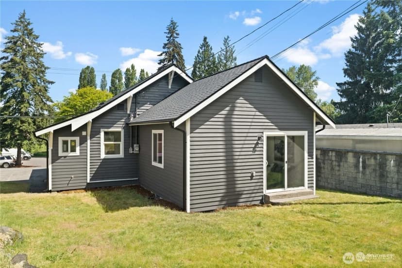 Property photo for 1021 Sw 130th Street, Burien photo 3