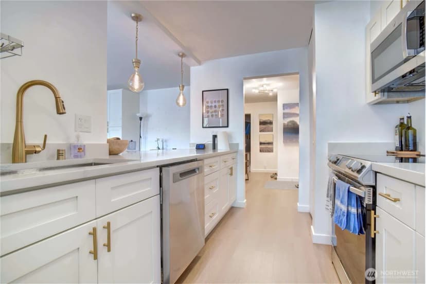 Property photo for 4545 Sand Point Way Ne #302, Seattle photo 3