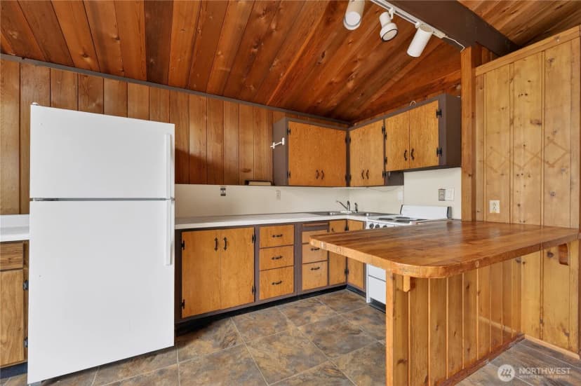 Property photo for 819 E Madrona Boulevard Nw, Lakebay photo 11