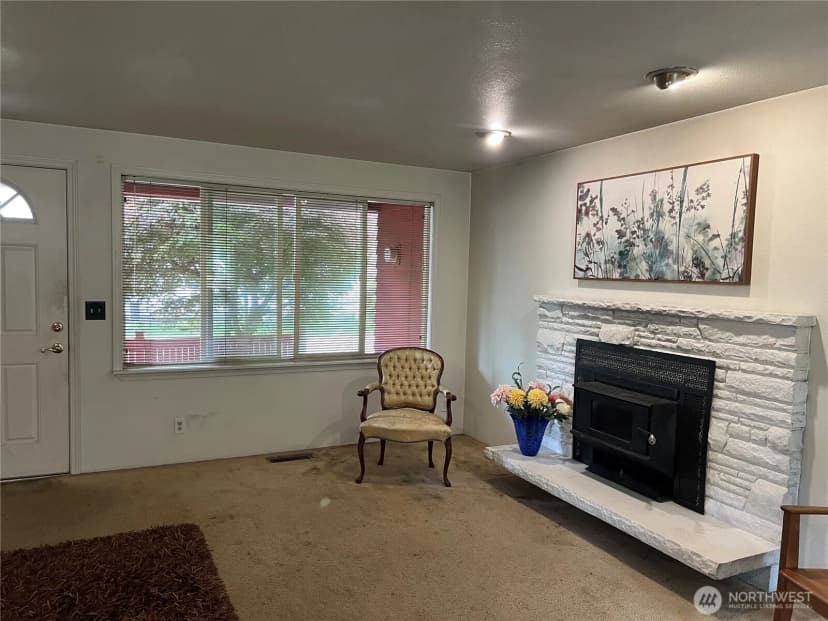 Property photo for 30213 23rd Avenue S, Federal Way photo 2