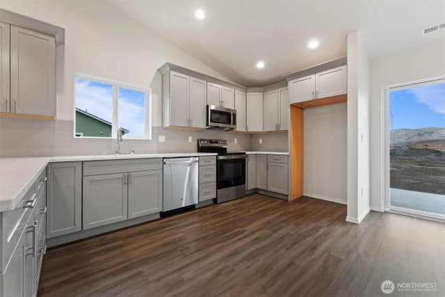Property photo for 922 La Vista Drive, Warden photo 5