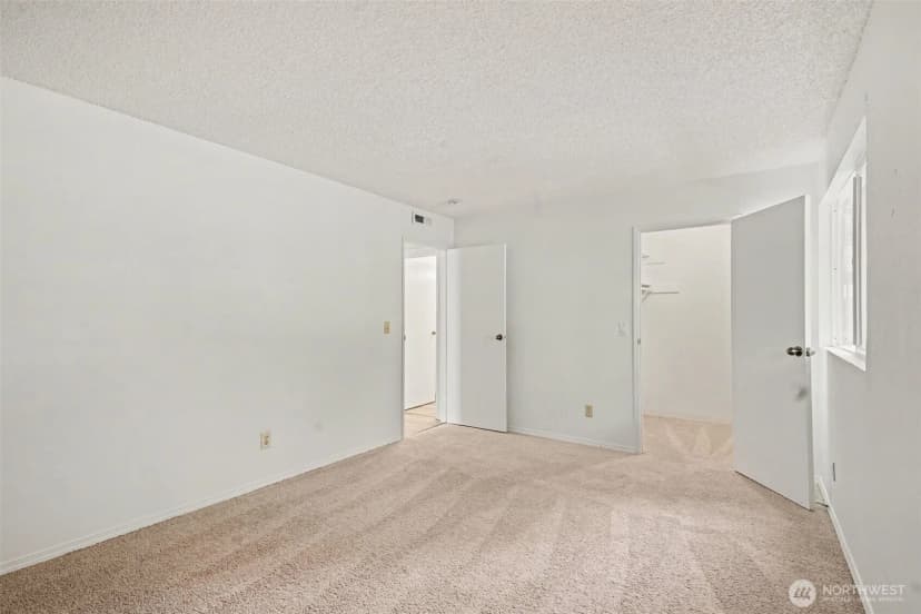 Property photo for 14148 74th Place Ne #a, Kirkland photo 4