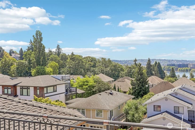 Property photo for 1006 N 28th Place, Renton photo 32