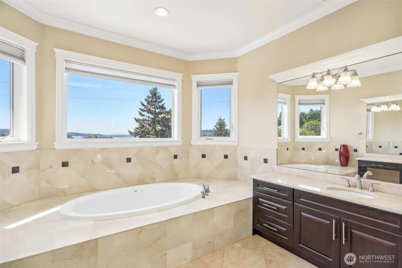 Property photo for 1006 N 28th Place, Renton photo 18