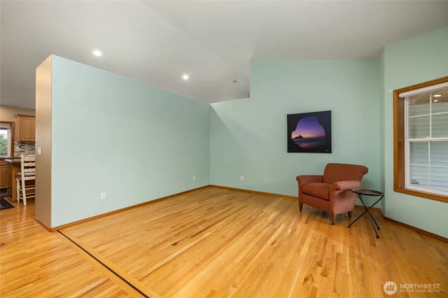 Property photo for 22736 Buchanan Street, Mount Vernon photo 5