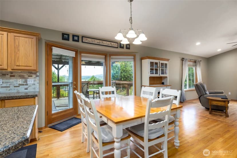 Property photo for 22736 Buchanan Street, Mount Vernon photo 9