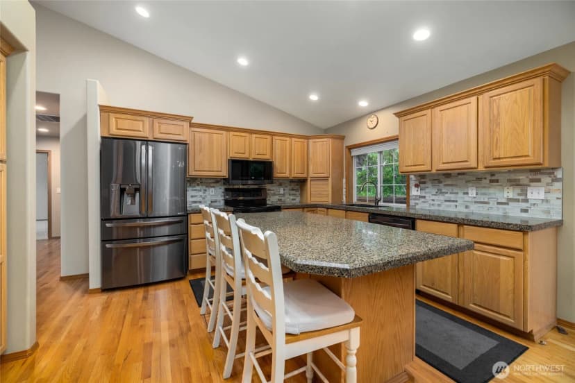 Property photo for 22736 Buchanan Street, Mount Vernon photo 11