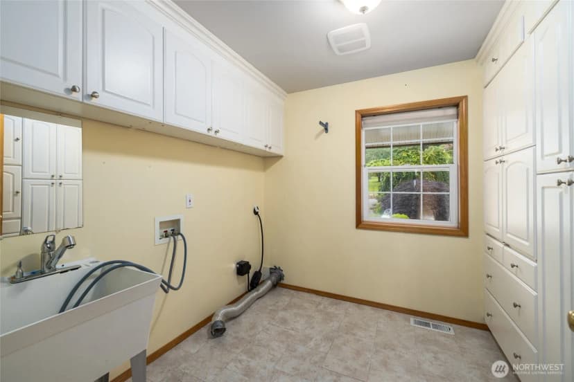 Property photo for 22736 Buchanan Street, Mount Vernon photo 23