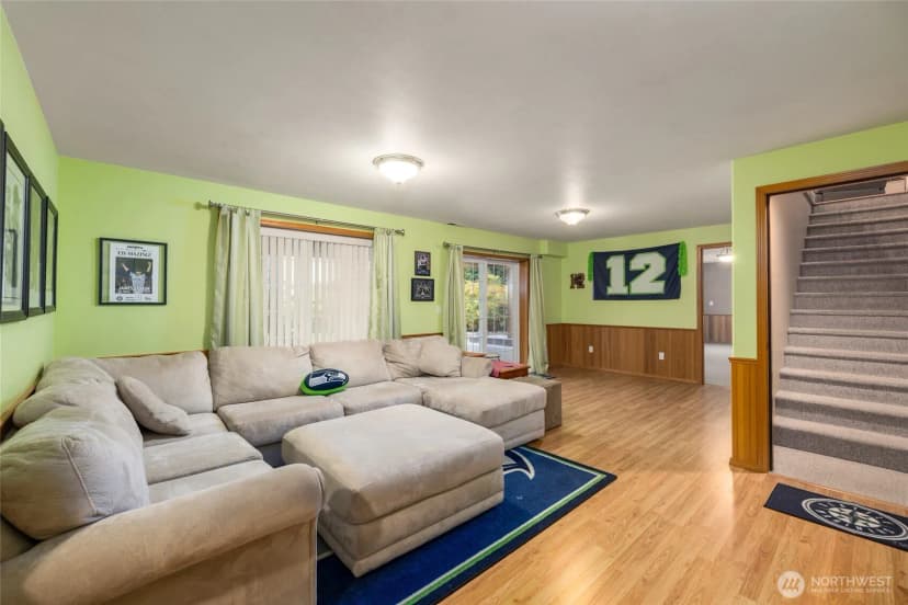 Property photo for 22736 Buchanan Street, Mount Vernon photo 16