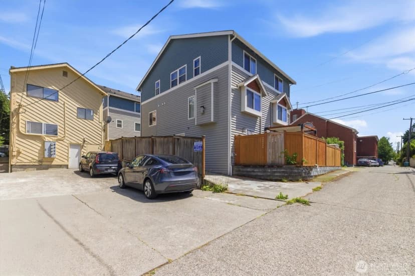 Property photo for 3453 California Avenue Sw, Seattle photo 26