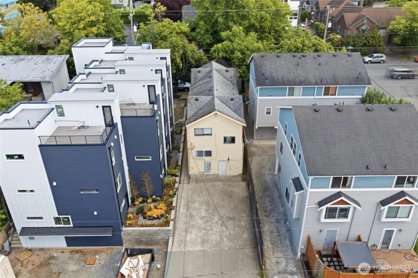 Property photo for 3453 California Avenue Sw, Seattle photo 28