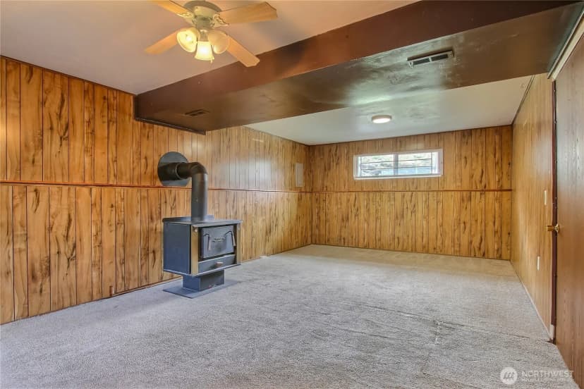 Property photo for 707 Alvord Avenue N, Kent photo 13