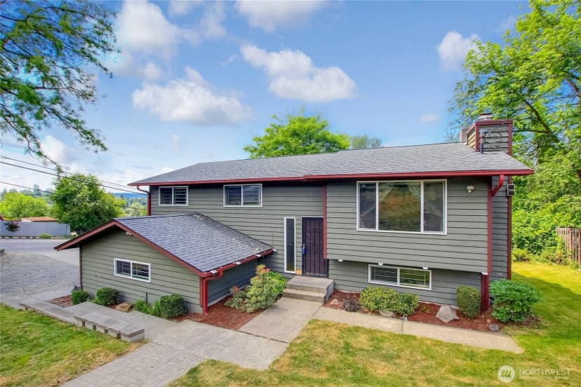 Property photo for 707 Alvord Avenue N, Kent photo 36