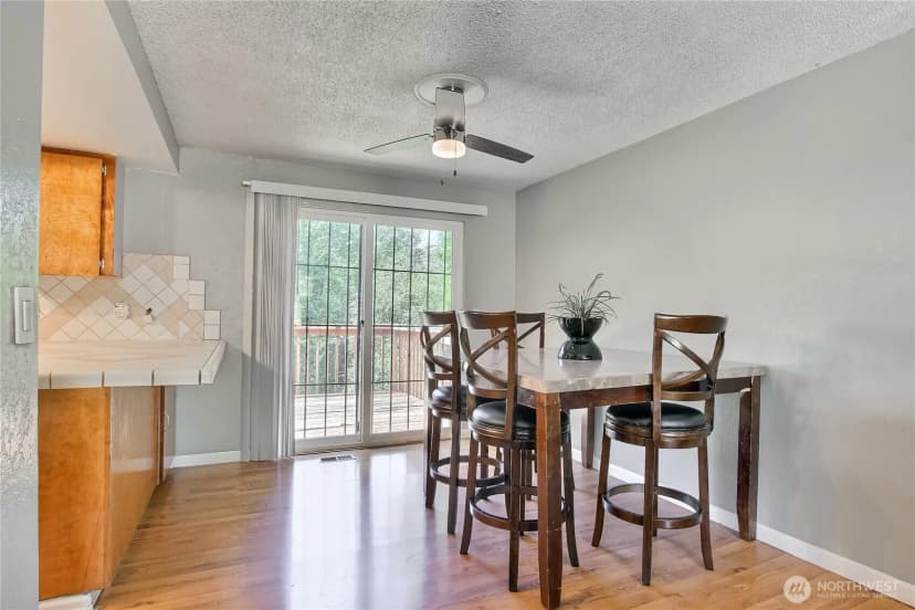Property photo for 707 Alvord Avenue N, Kent photo 9