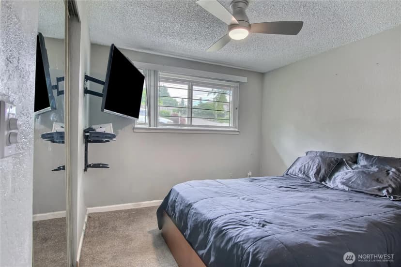 Property photo for 707 Alvord Avenue N, Kent photo 19