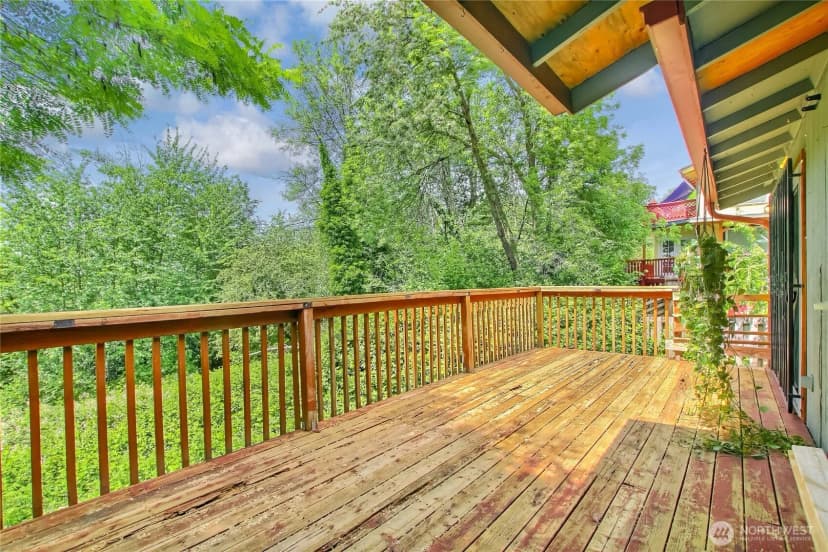 Property photo for 707 Alvord Avenue N, Kent photo 3