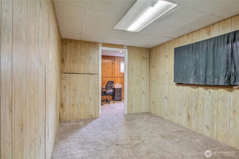Property photo for 707 Alvord Avenue N, Kent photo 22
