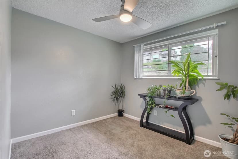 Property photo for 707 Alvord Avenue N, Kent photo 18