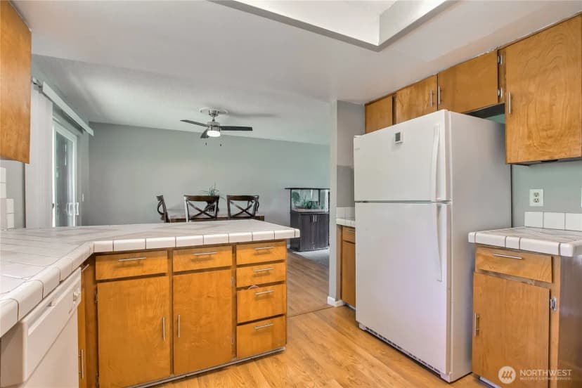 Property photo for 707 Alvord Avenue N, Kent photo 12
