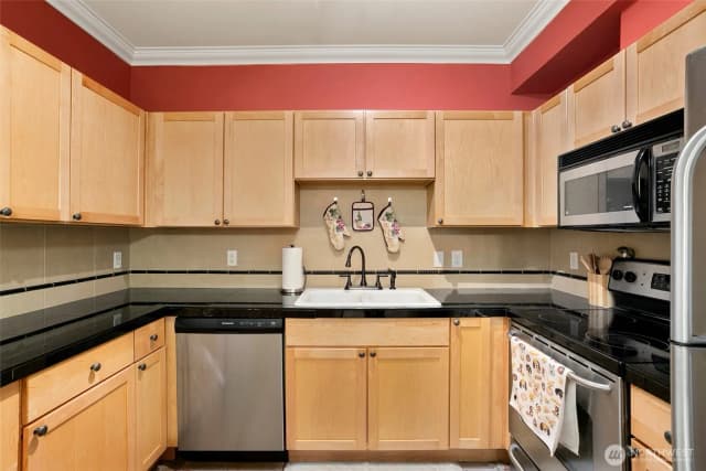 Property photo for 801 Rainier Avenue N #f331, Renton photo 4