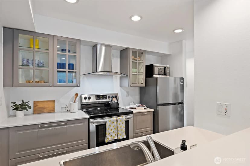 Property photo for 1926 Fairview Avenue E #307, Seattle photo 14