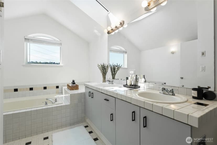 Property photo for 1926 Fairview Avenue E #307, Seattle photo 26