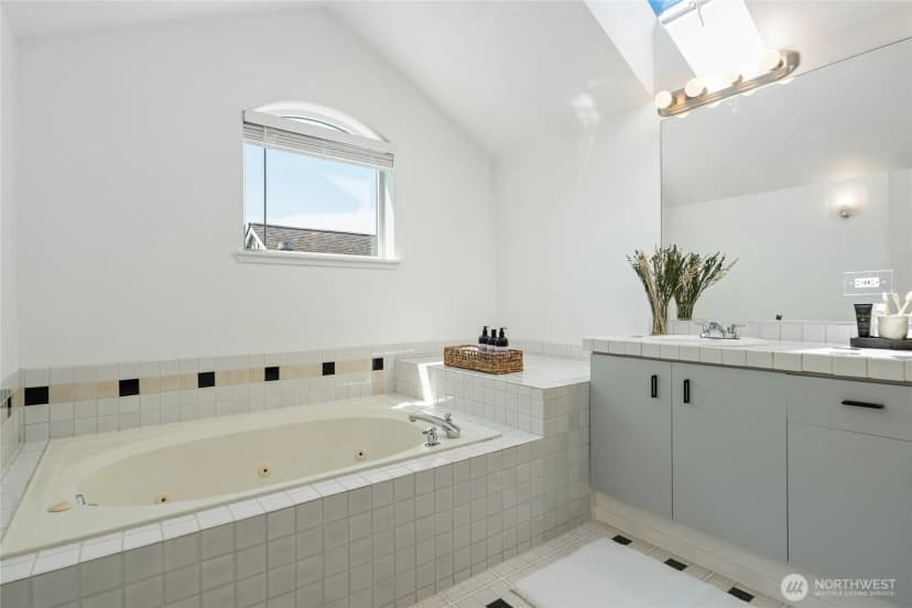 Property photo for 1926 Fairview Avenue E #307, Seattle photo 27