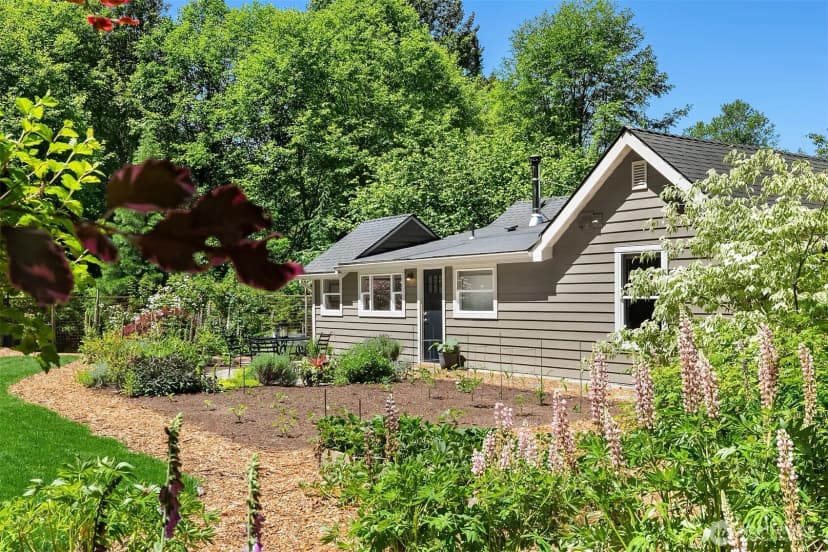 Property photo for 11323 E Riverside Drive, Bothell photo 29
