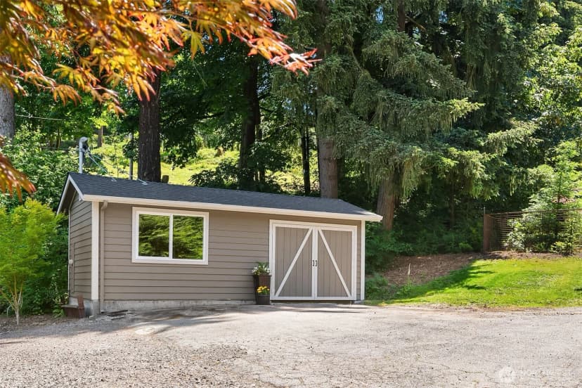 Property photo for 11323 E Riverside Drive, Bothell photo 35