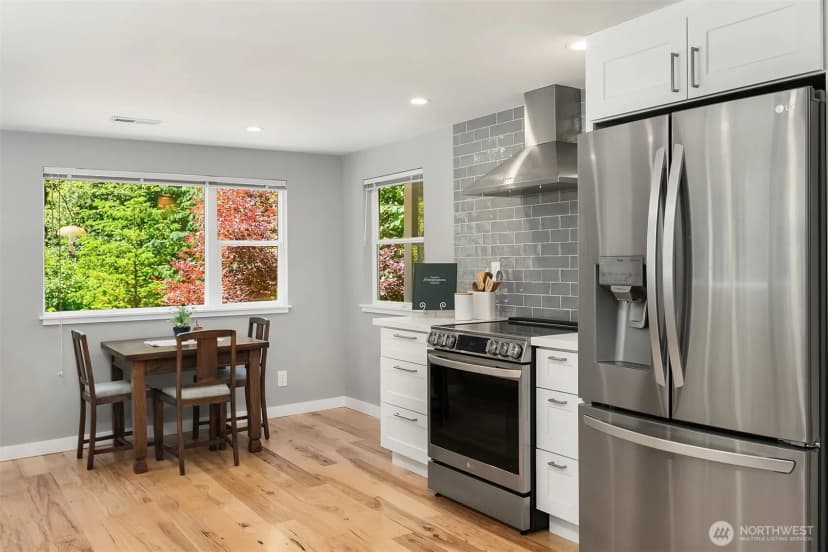Property photo for 11323 E Riverside Drive, Bothell photo 13