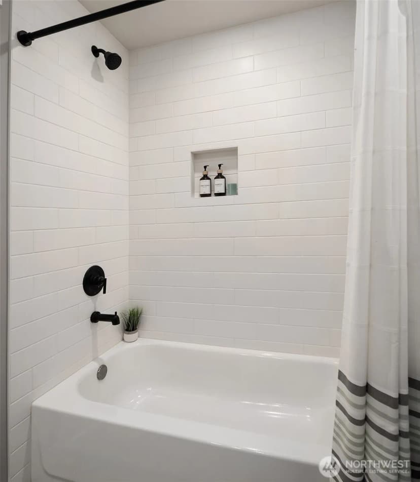 Property photo for 11323 E Riverside Drive, Bothell photo 22